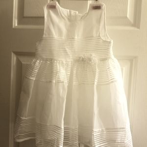 NWOT White little Girls Dress